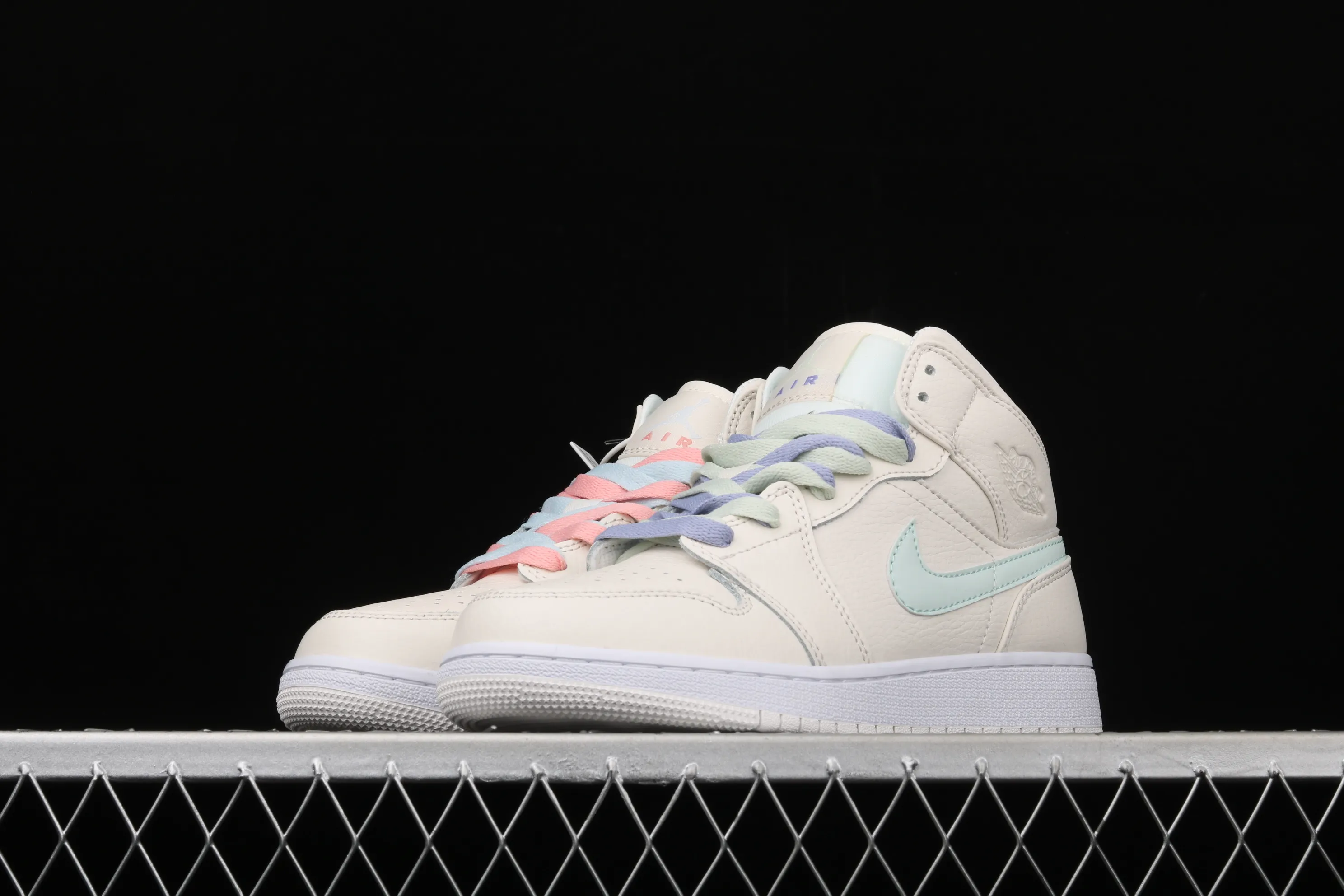 All categories Air Jordan Jordan series basketball shoes Air Jordan 1 Mid Air Jordan 1 Ret High AJ1 Joe 1 rice white mandarin duck hook 555112-035